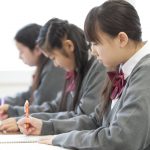 学習塾業界で普及!電子黒板とタブレット連携授業